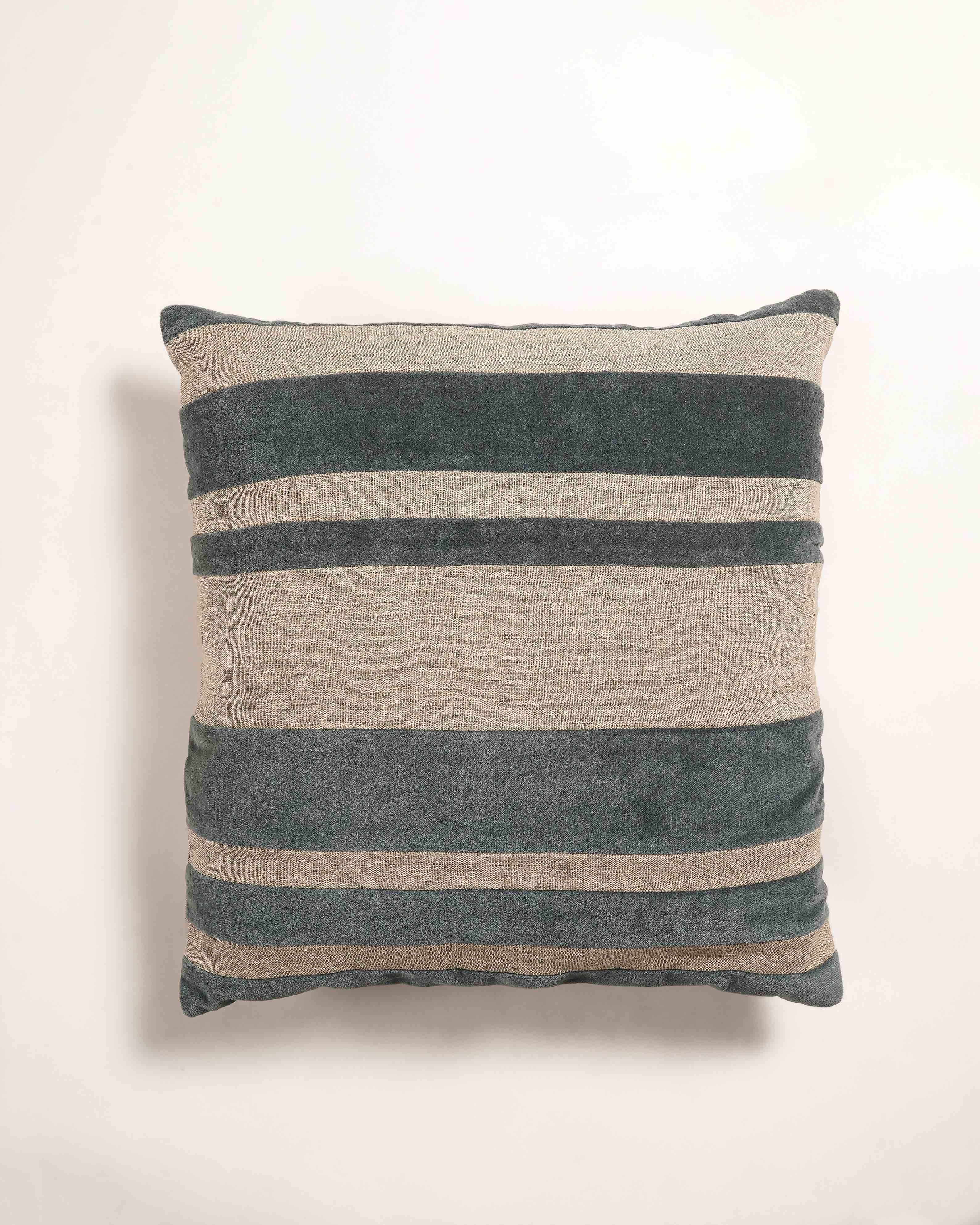 Niklusi Solid Dyed Patched Cushion Cover