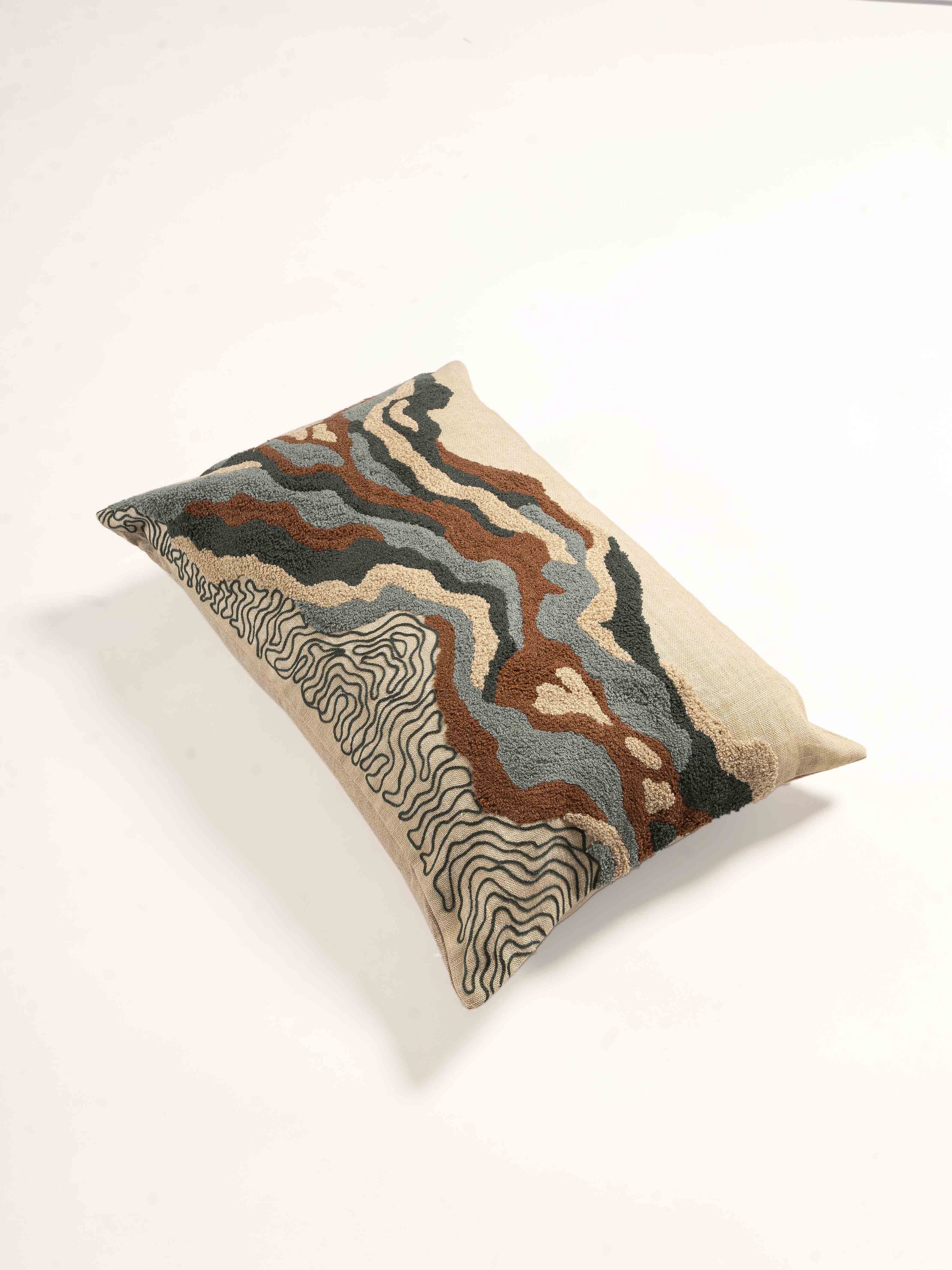 Kwardu Embroidered Cushion Cover